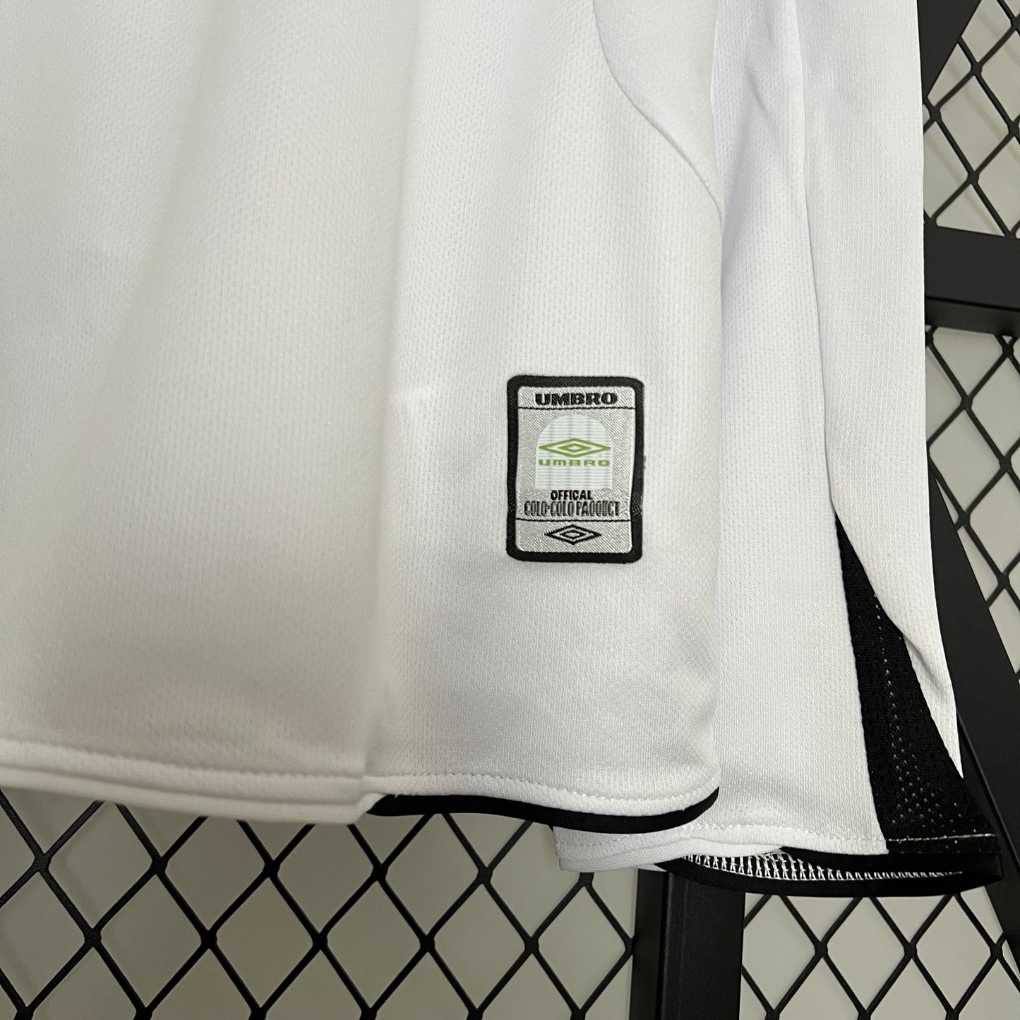 CAMISETA COLO COLO 2006 RETRO VISITA HOMBRE (VERSIÓN FAN)