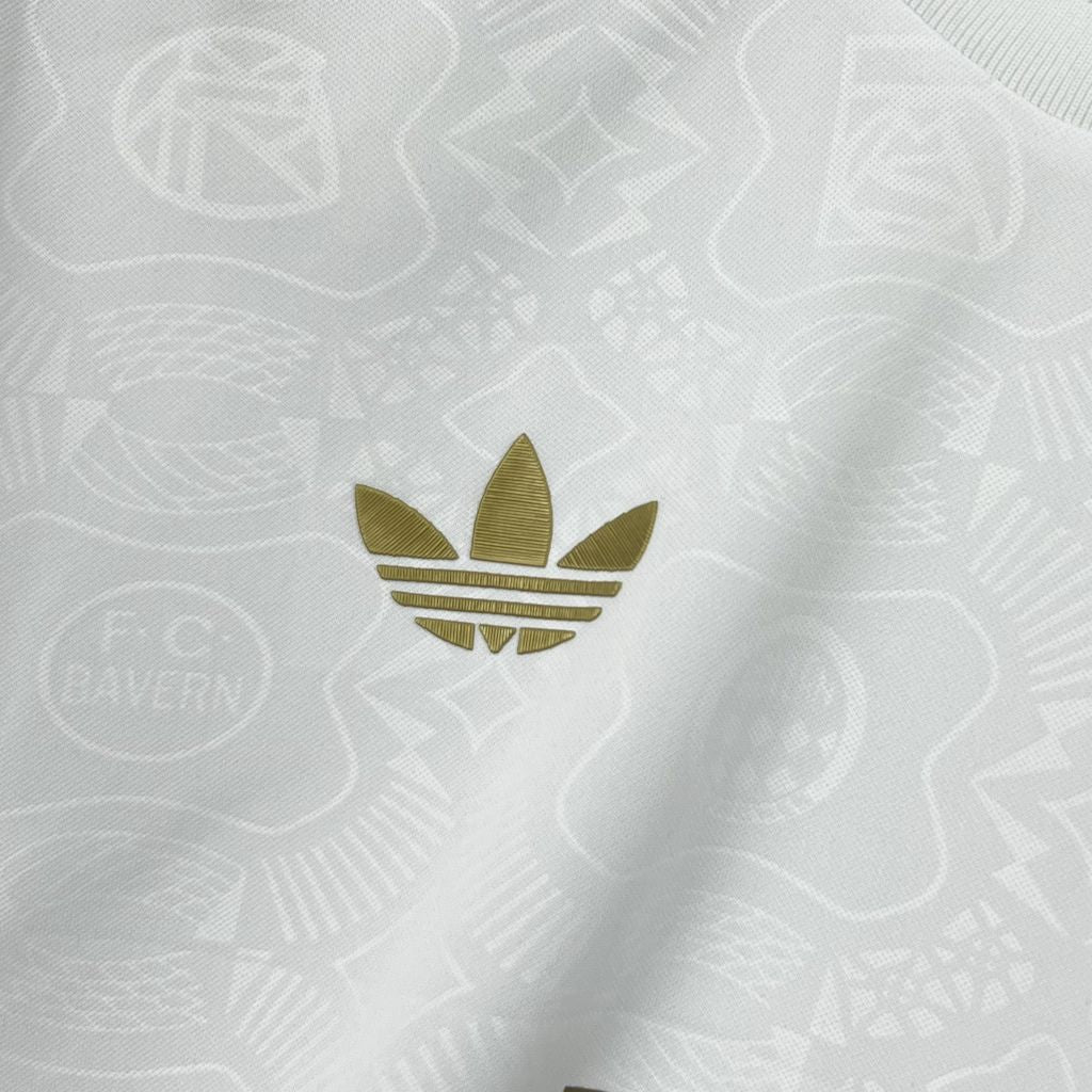 CAMISETA BAYERN MUNICH EDICIÓN 125 AÑOS HOMBRE (VERSIÓN FAN)