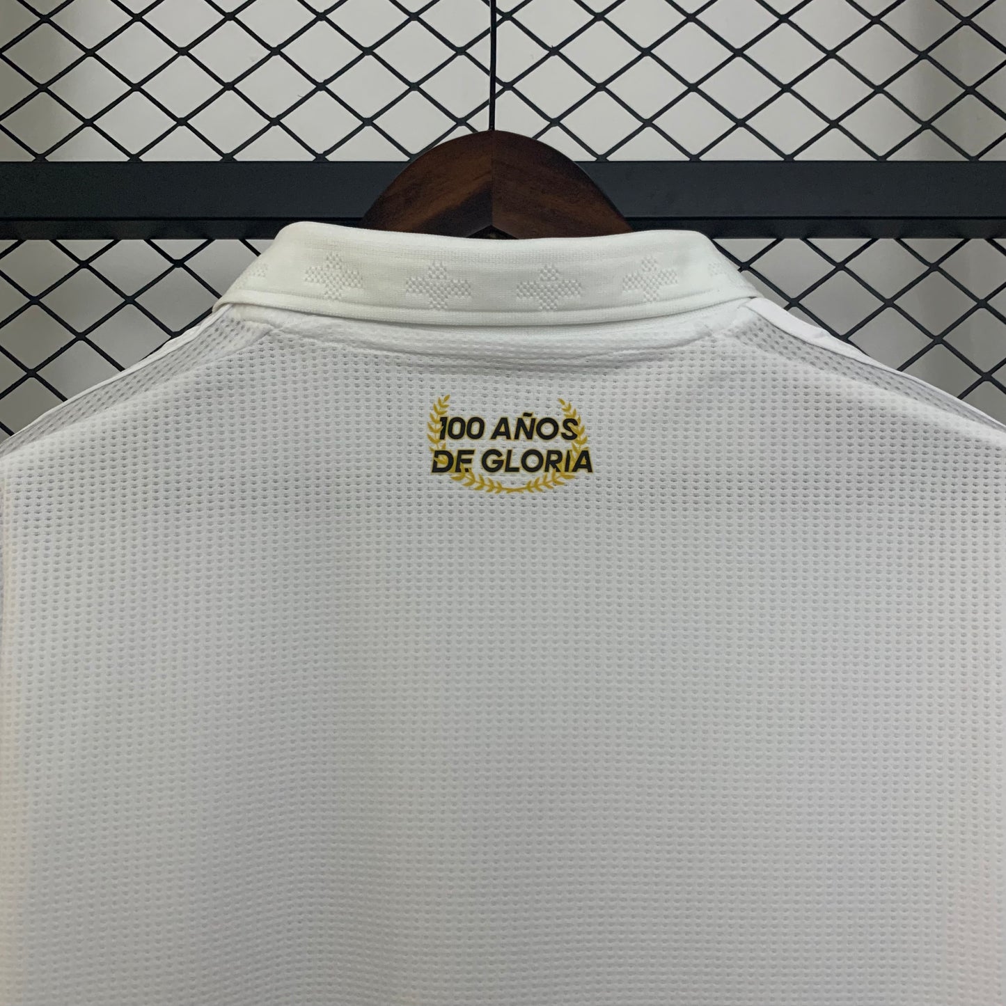 CAMISETA COLO COLO 2025/26 LOCAL 100 ANIVERSARIO HOMBRE (VERSIÓN FAN)