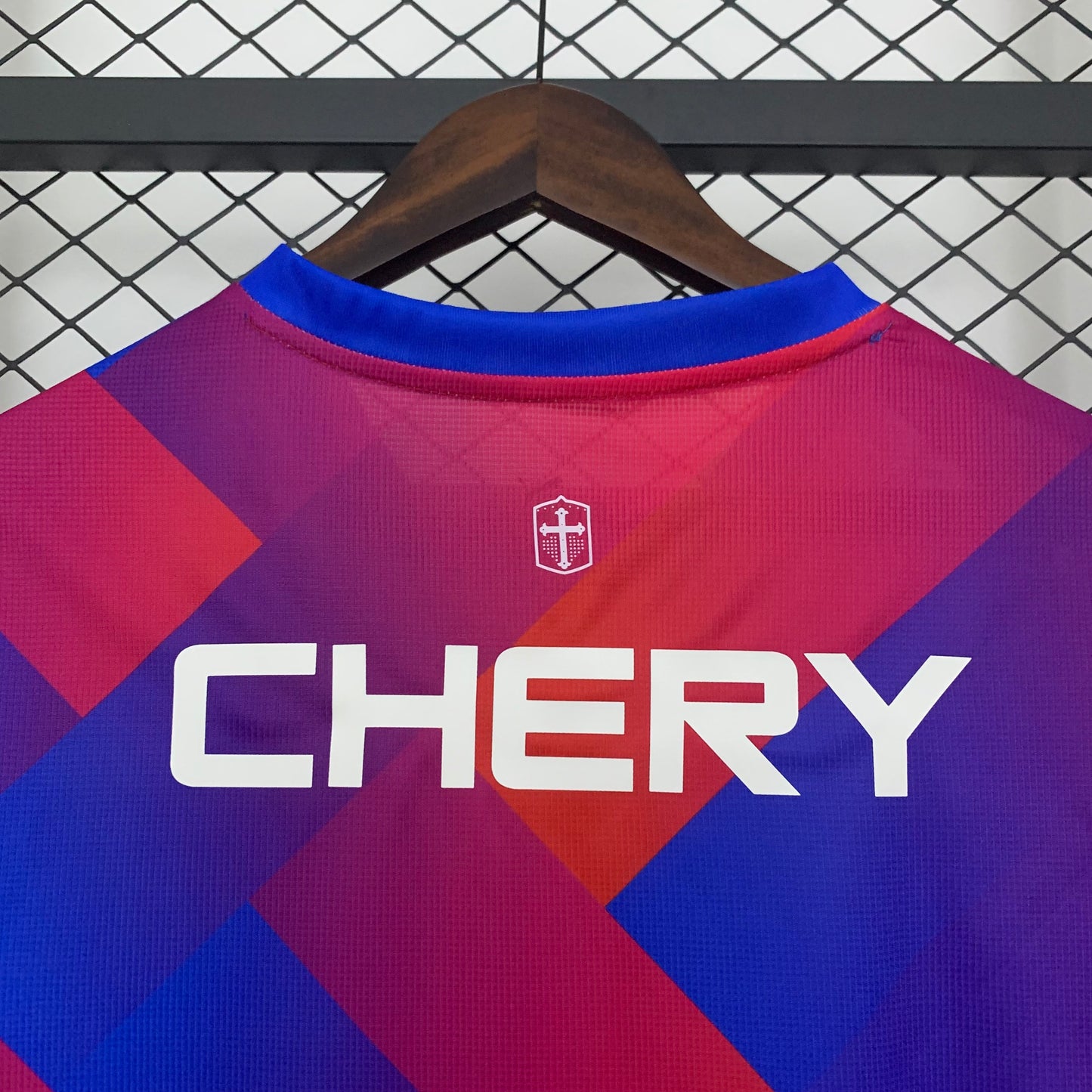 CAMISETA UNIVERSIDAD CATOLICA 2025/26 VISITA HOMBRE (VERSIÓN FAN)