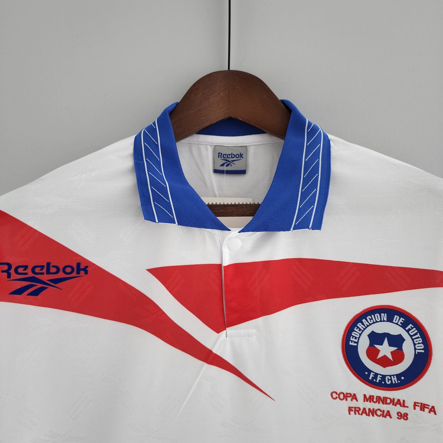 CAMISETA CHILE 1998 RETRO VISITA HOMBRE (VERSIÓN FAN)