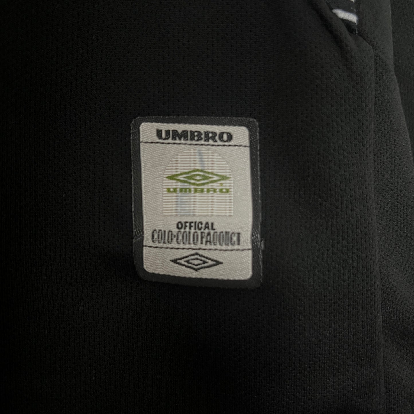 CAMISETA COLO COLO 2006 RETRO VISITA HOMBRE (VERSIÓN FAN)