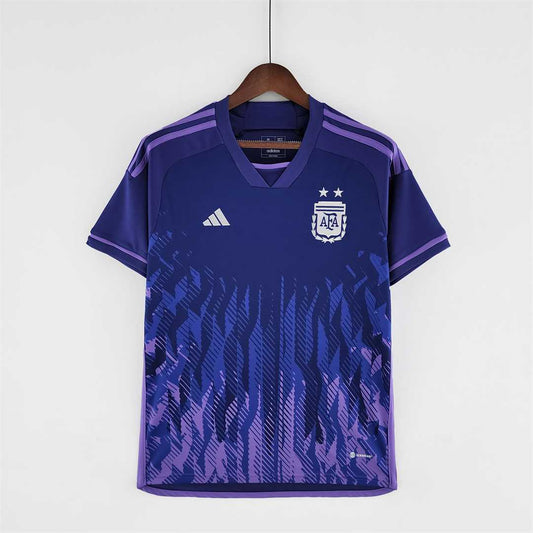 CAMISETA ARGENTINA 2022 RETRO VISITA HOMBRE (VERSIÓN FAN)