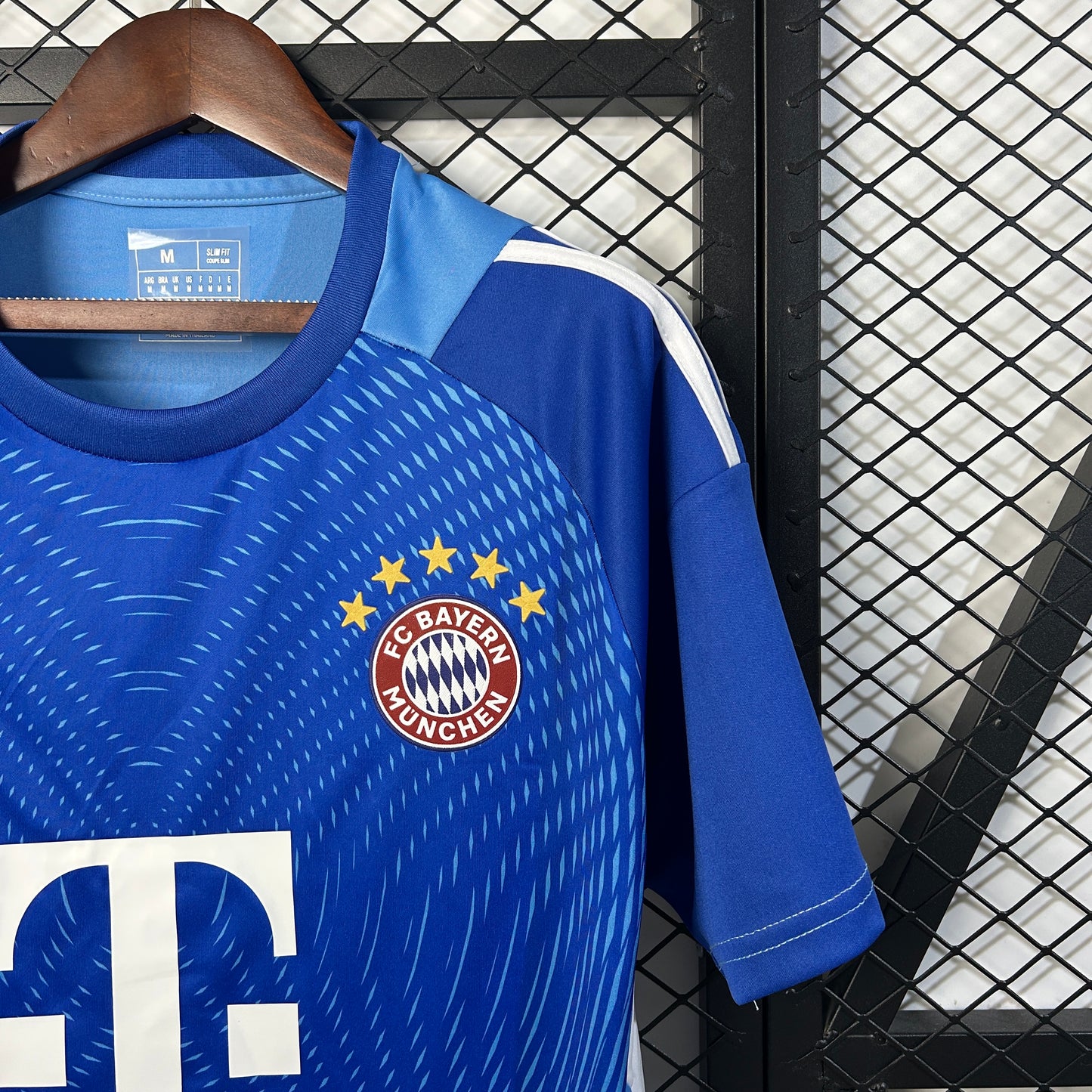 CAMISETA BAYERN MUNICH 2025/26 ARQUERO HOMBRE (VERSIÓN FAN)