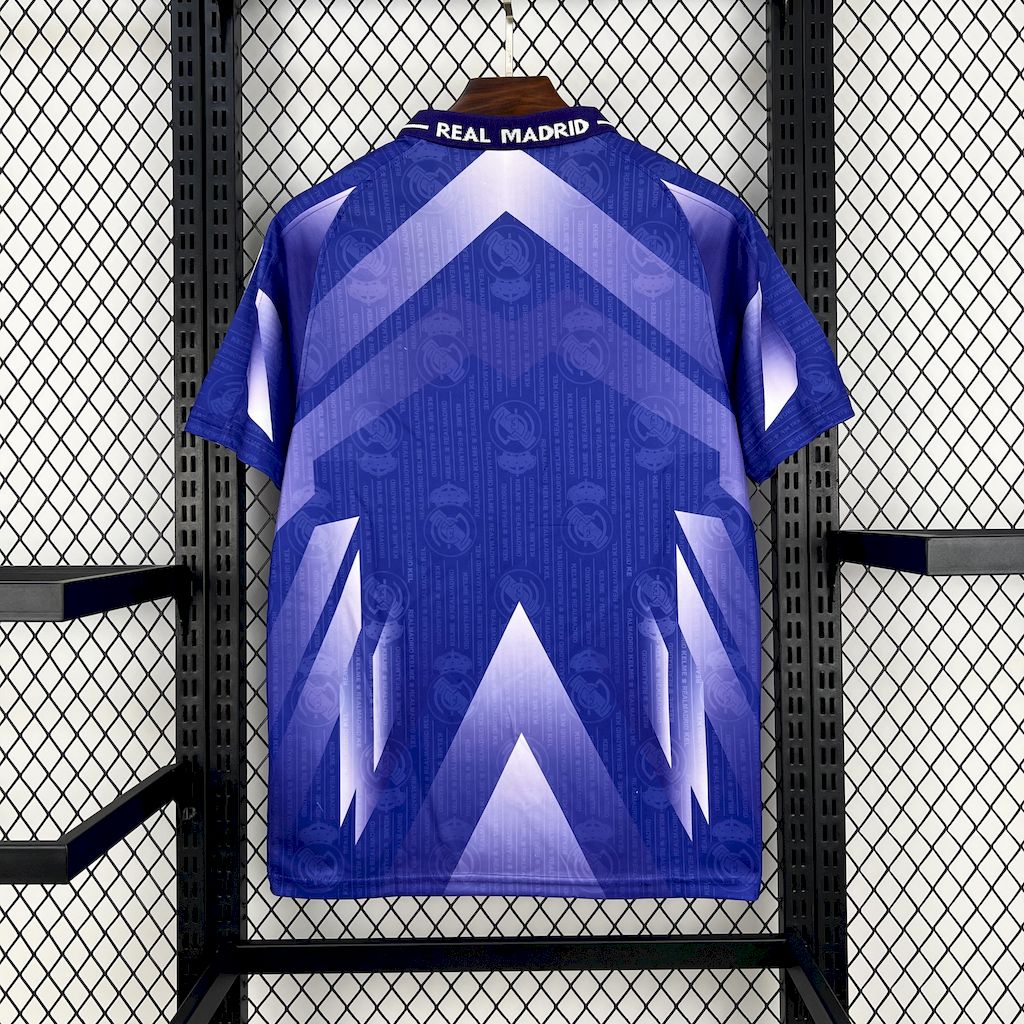 CAMISETA REAL MADRID 1996/97 RETRO VISITA HOMBRE (VERSIÓN FAN)