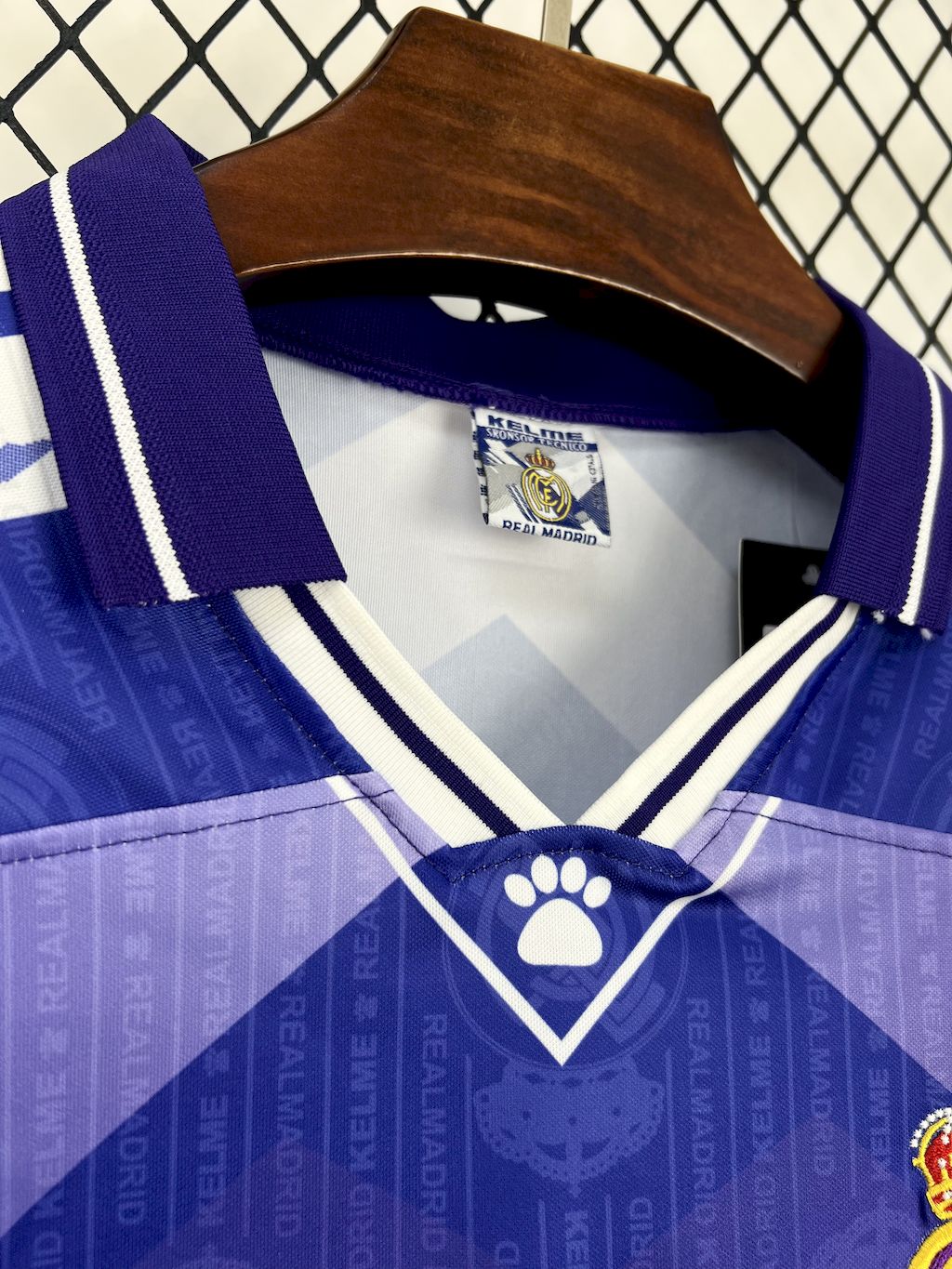CAMISETA REAL MADRID 1996/97 RETRO VISITA HOMBRE (VERSIÓN FAN)