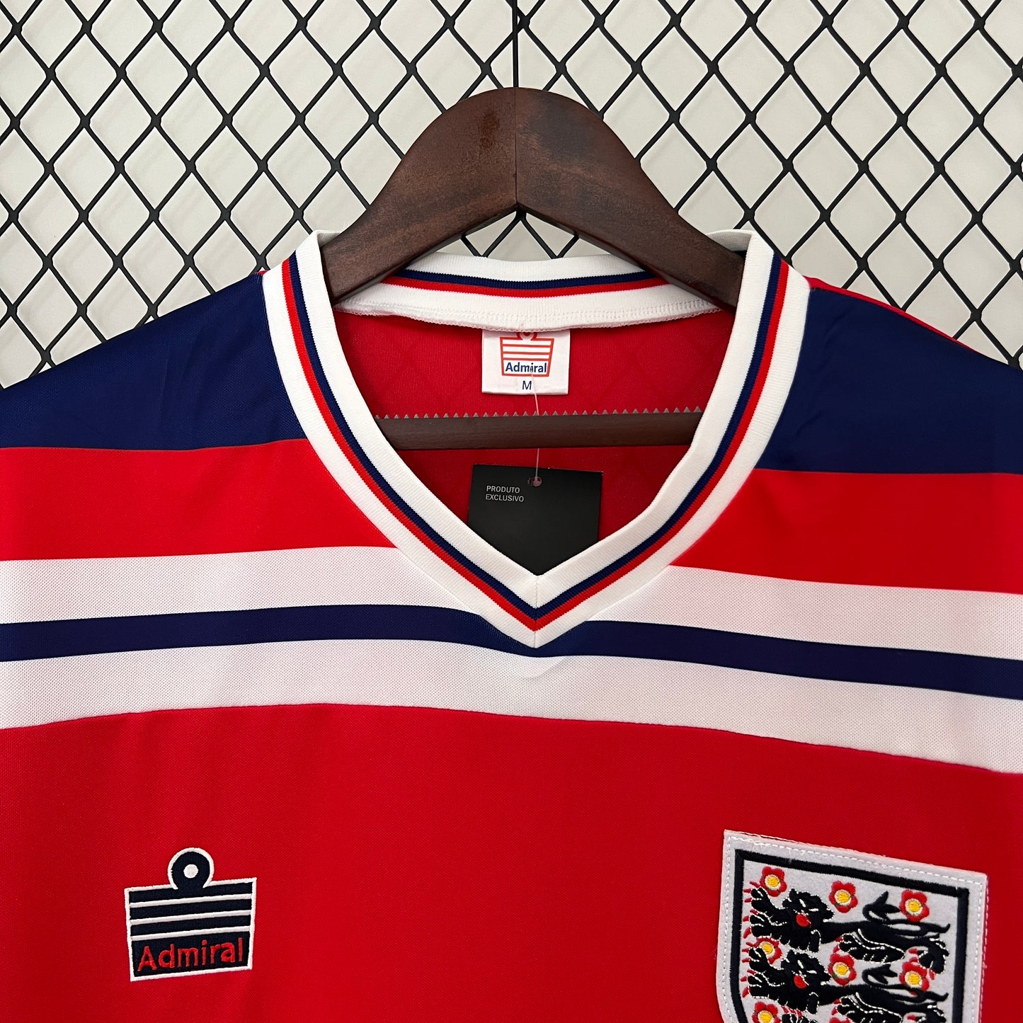 CAMISETA INGLATERRA 1982 RETRO VISITA HOMBRE (VERSIÓN FAN)