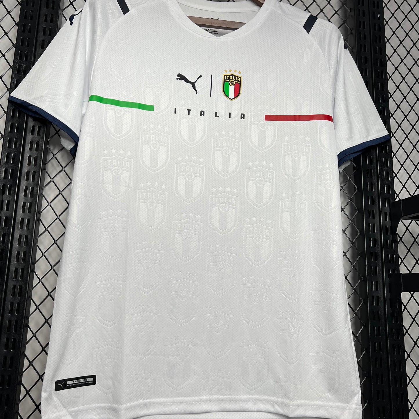 CAMISETA ITALIA 2021/22 RETRO VISITA HOMBRE (VERSIÓN FAN)