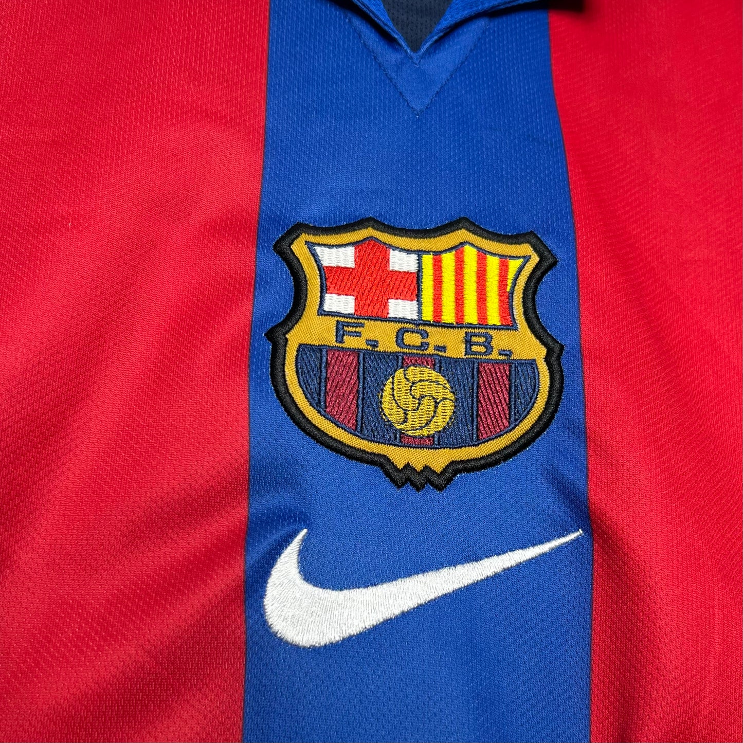 CAMISETA BARCELONA 2004/05 RETRO LOCAL HOMBRE (VERSIÓN FAN)
