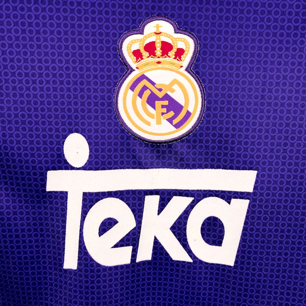 CAMISETA REAL MADRID 1997/98 RETRO VISITA HOMBRE (VERSIÓN FAN)