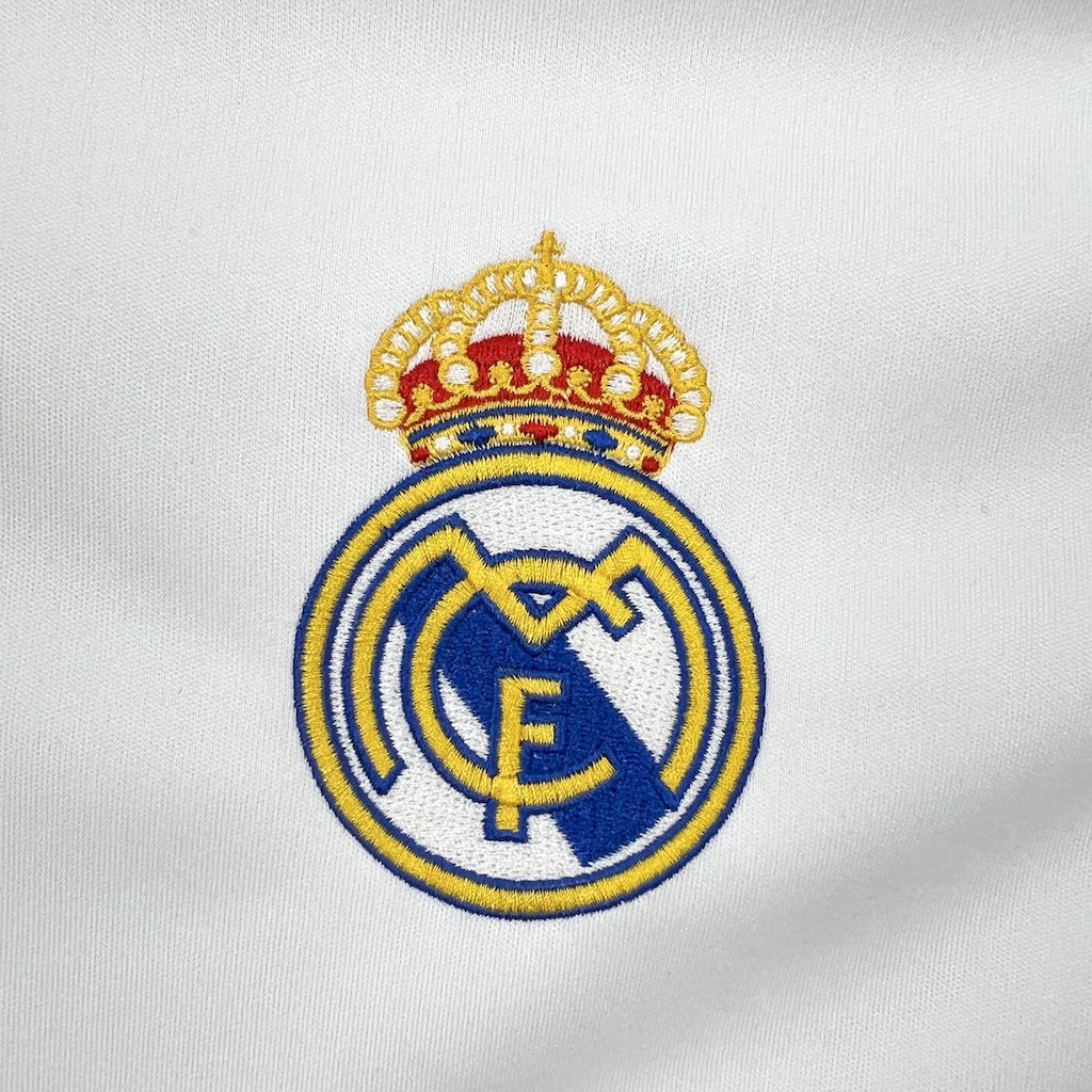 CAMISETA REAL MADRID 2005/06 RETRO LOCAL HOMBRE (VERSIÓN FAN)