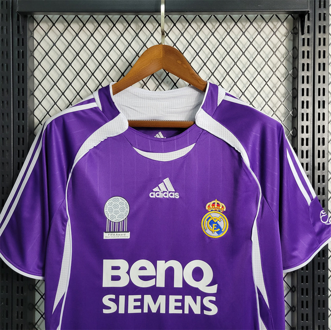 CAMISETA REAL MADRID 2006/07 RETRO VISITA HOMBRE (VERSIÓN FAN)