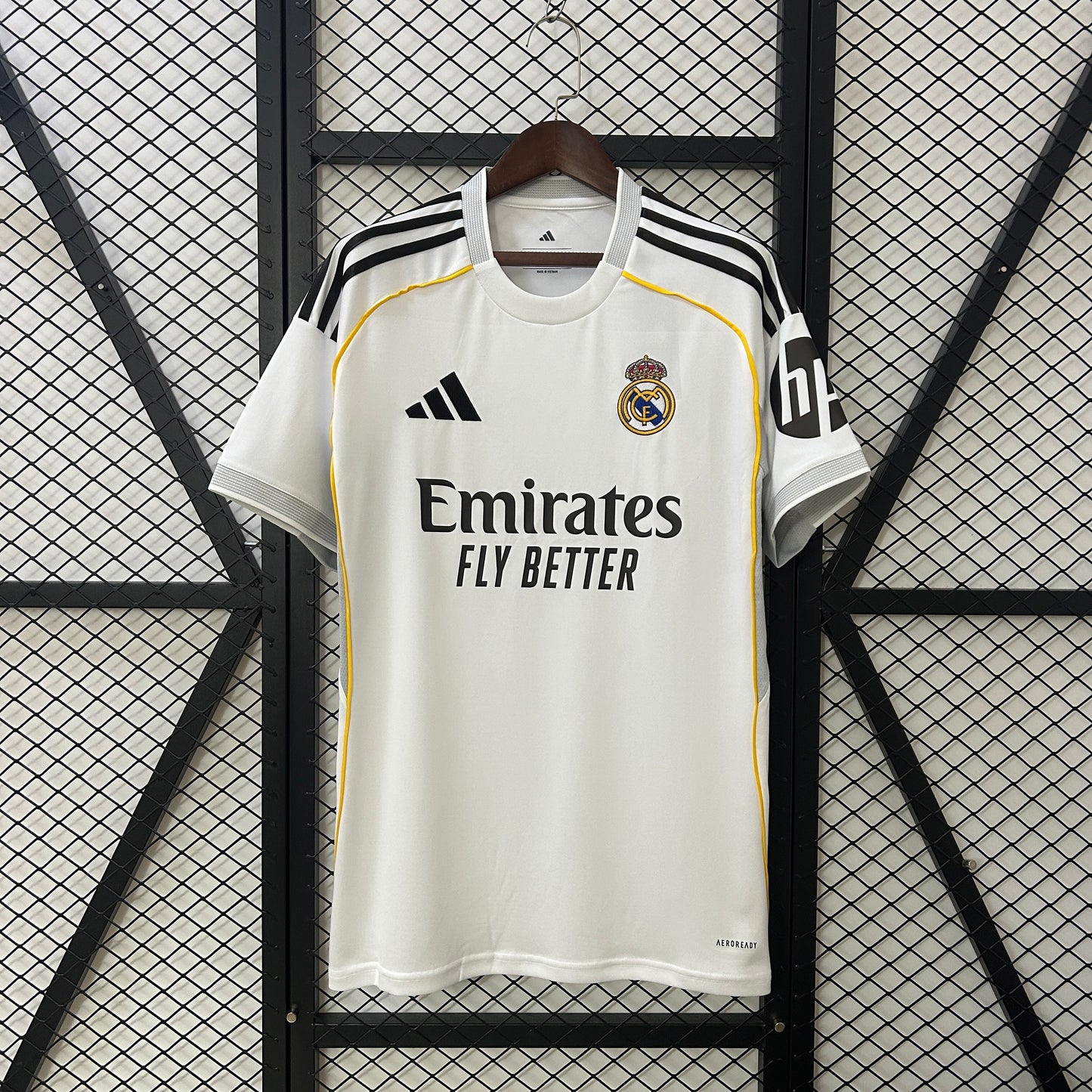 CAMISETA REAL MADRID 2025/26 LOCAL HOMBRE (VERSIÓN FAN)