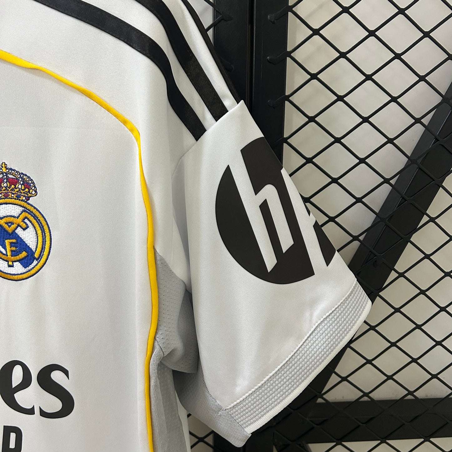 CAMISETA REAL MADRID 2025/26 LOCAL HOMBRE (VERSIÓN FAN)