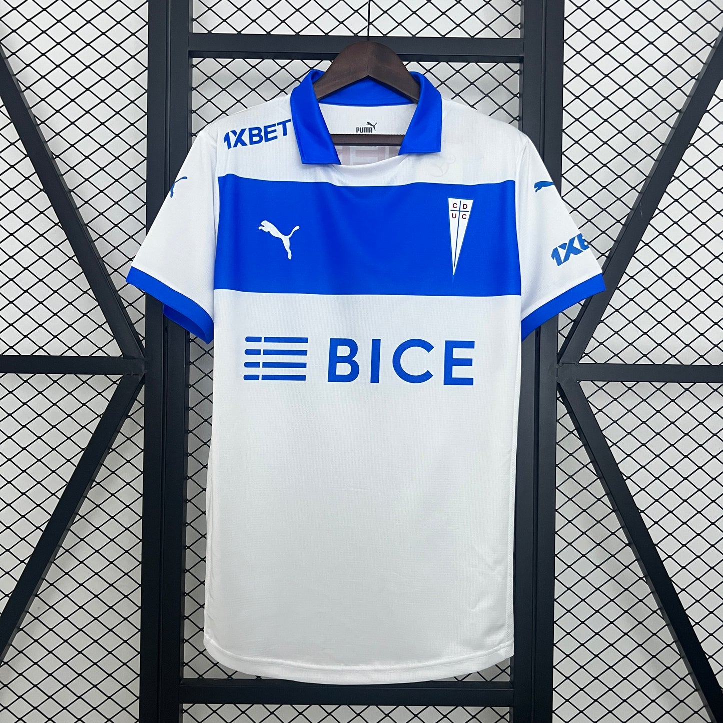 CAMISETA UNIVERSIDAD CATOLICA 2025/26 LOCAL HOMBRE (VERSIÓN FAN)