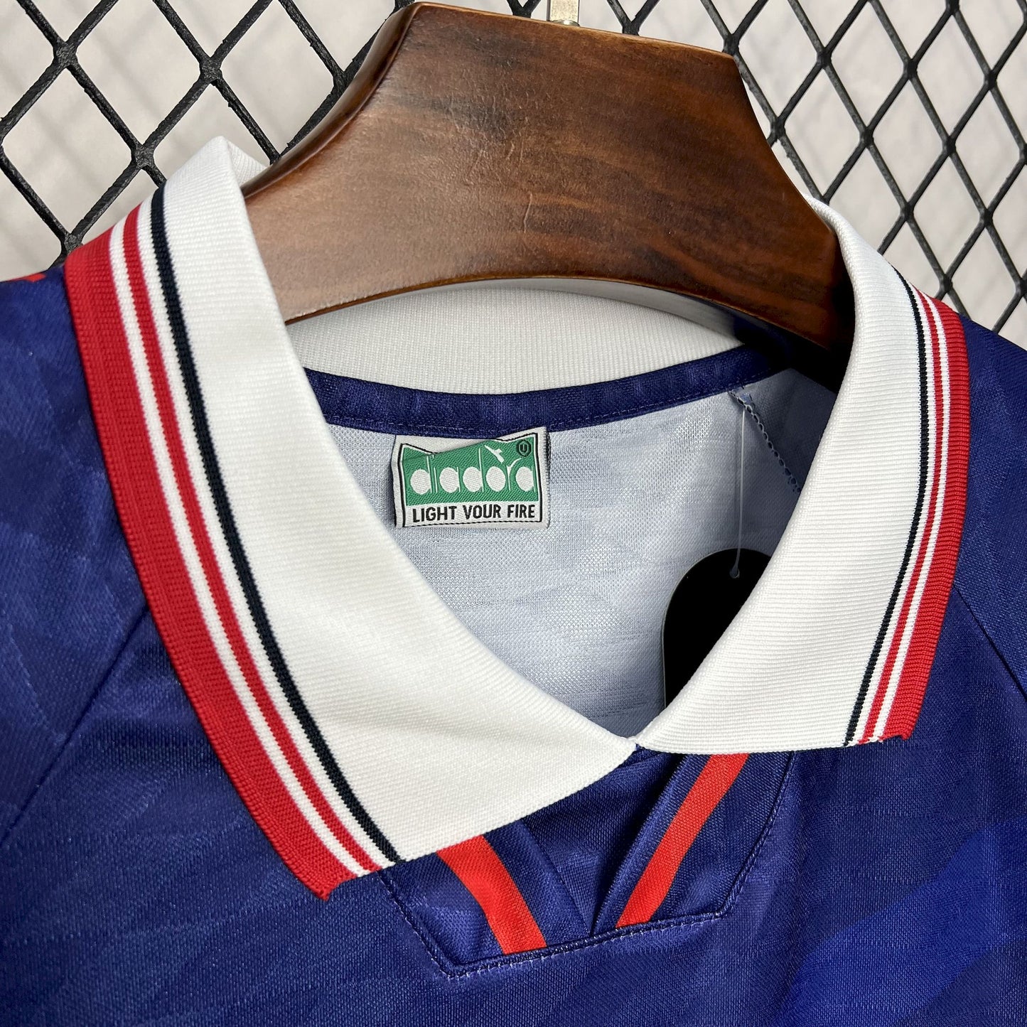 CAMISETA UNIVERSIDAD DE CHILE 1996 RETRO LOCAL HOMBRE (VERSIÓN FAN)