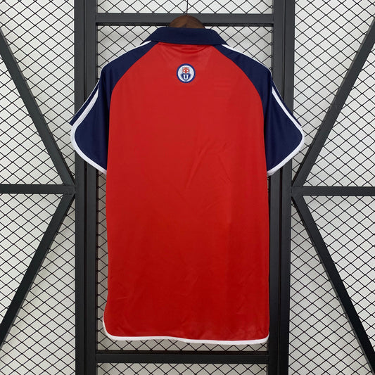 CAMISETA UNIVERSIDAD DE CHILE 2001/02 RETRO VISITA HOMBRE (VERSIÓN FAN)